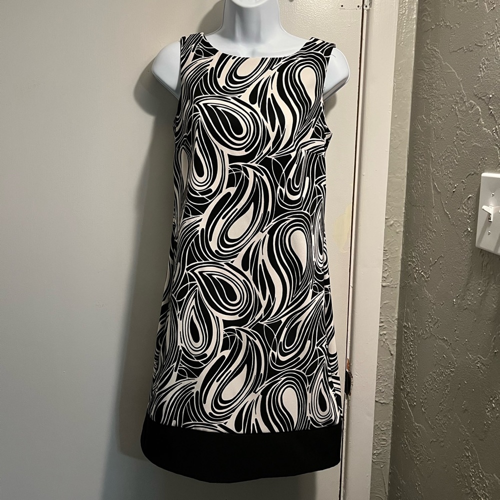 AB Studio black and white sheath dress size 4